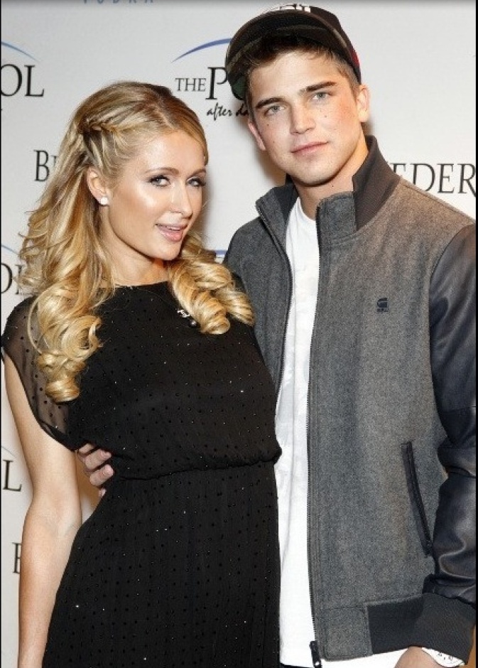 باريس هيلتون مغرمة وتفكر بالزواج قريباً