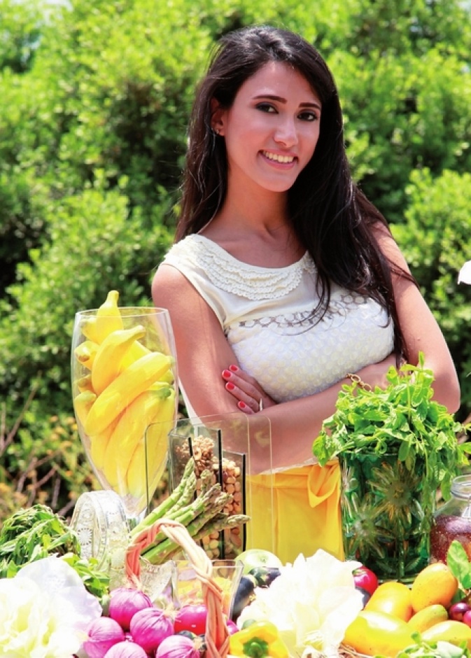 اختصاصية التغذية نيكول مفتوم