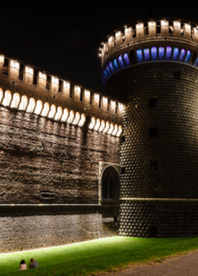 الجدار الخارجي من كاستيللو Sforzesco (قلعة سفورزا) في ميلان، إيطاليا