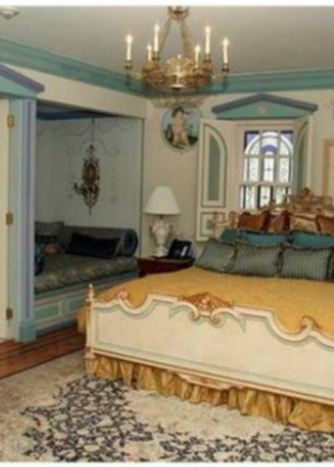 الغرفة الرئيسية على الطراز الفيكتوري