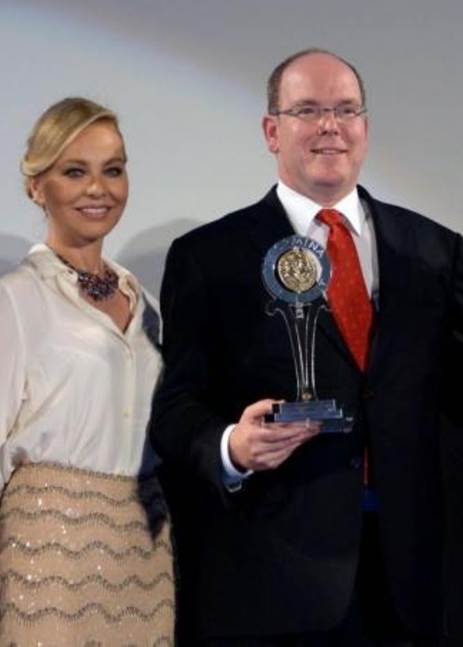 الأمير ألبرت الثاني يتلقى جائزة Taormina Humanitarian Award