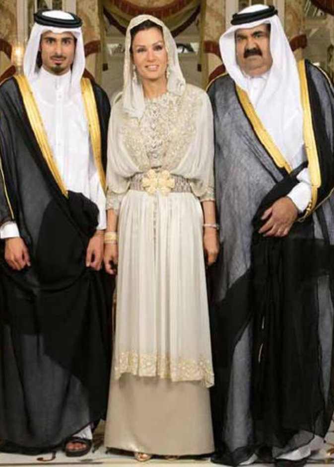 الأمير حمد والشيخة موزة والأمير تميم