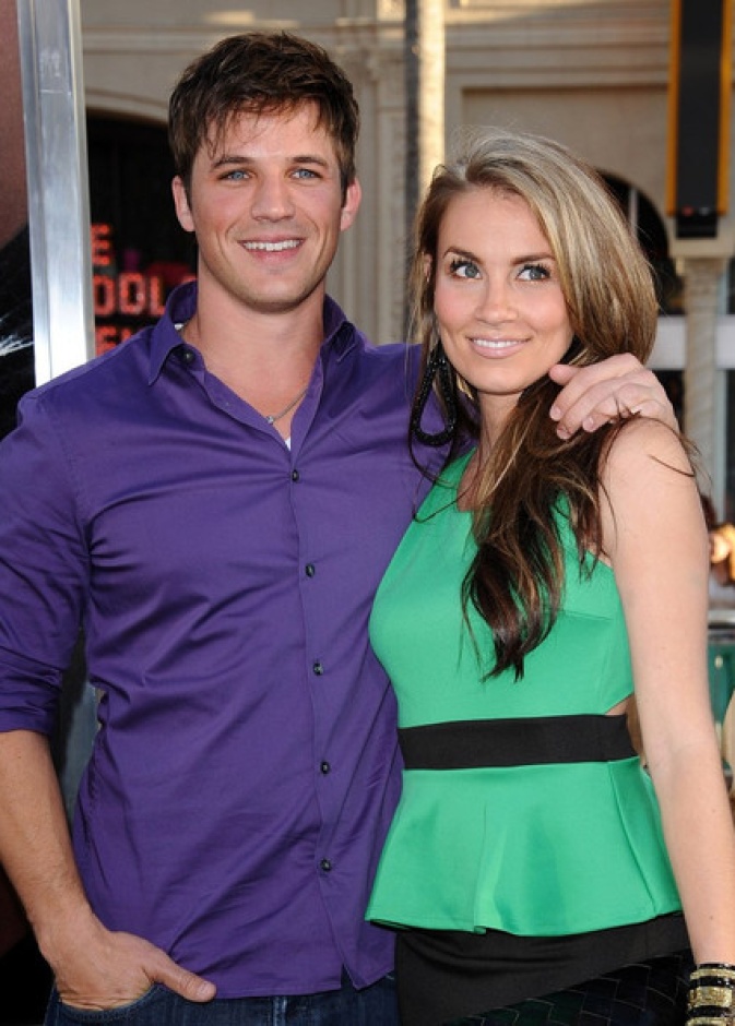 مات لانتر يتزوج أنجيلا ستايسي