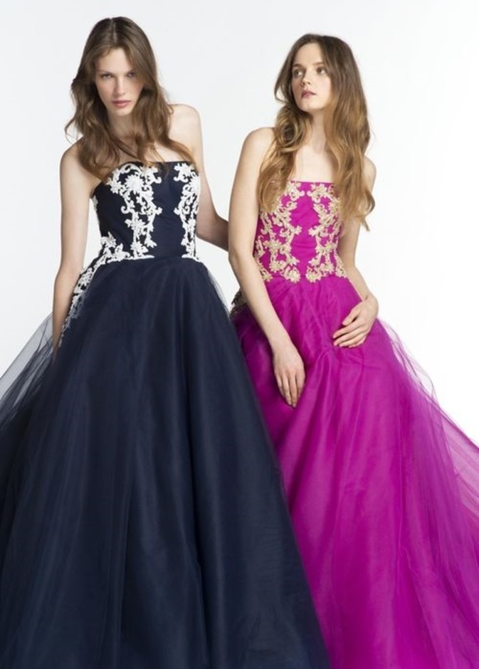 أناقة بتوقيع ريم عكرا لشقيقات العروسين