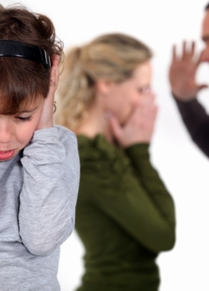 سلبيات الطلاق على الأسرة والمجتمع