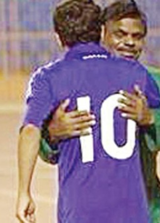 الشلهوب يحتضن عامل نظافة