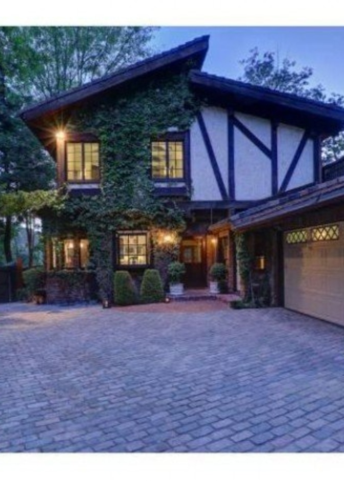  المنزل من الخارج