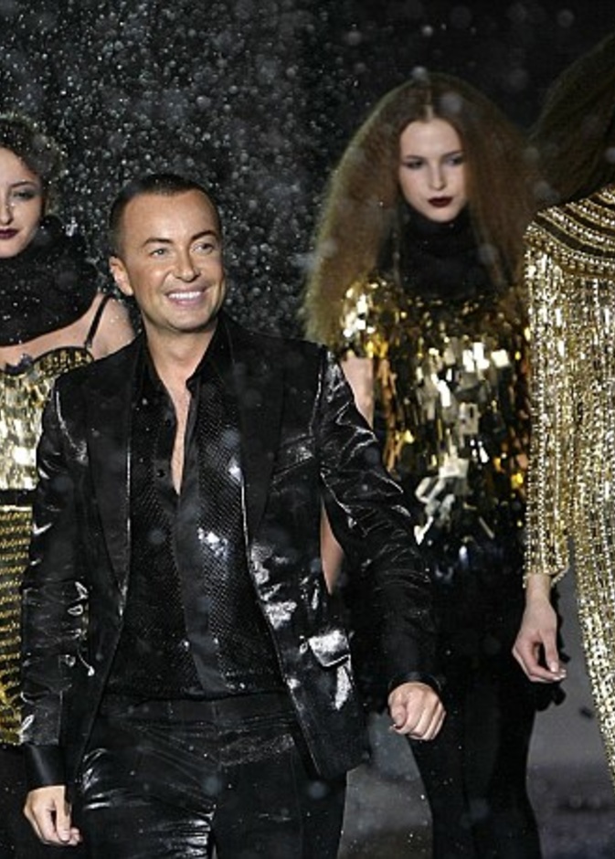Julien Macdonald يمنح الباليه الملكى بريق Swarovski