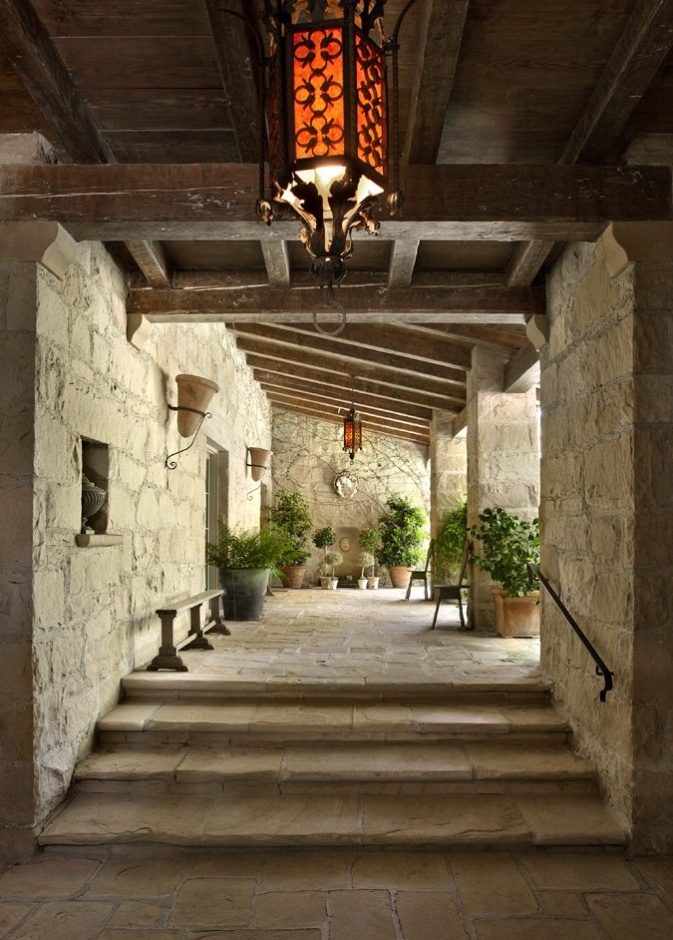 السلالم المؤدية للمنزل