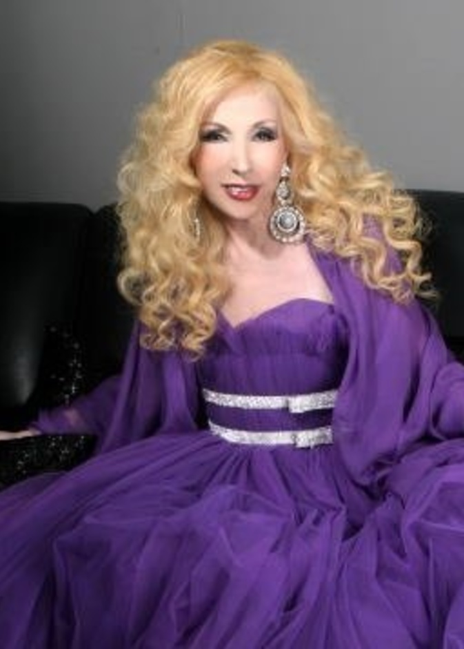 الفنانة صباح