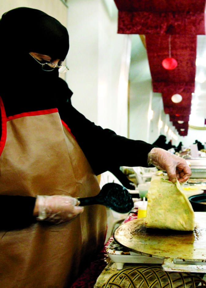 عمل السعوديات في المطاعم