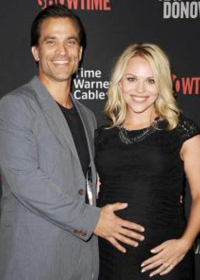 زواج الممثل جوناثن شاك وجولي سولومون