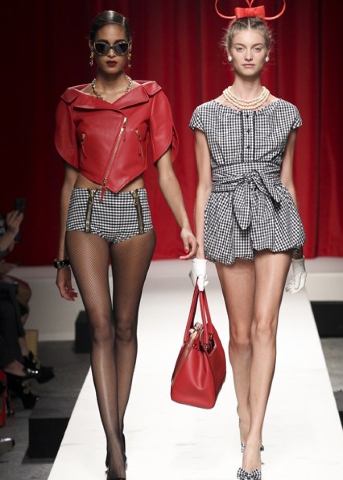 Moschino: ثلاثين عاما من التألق