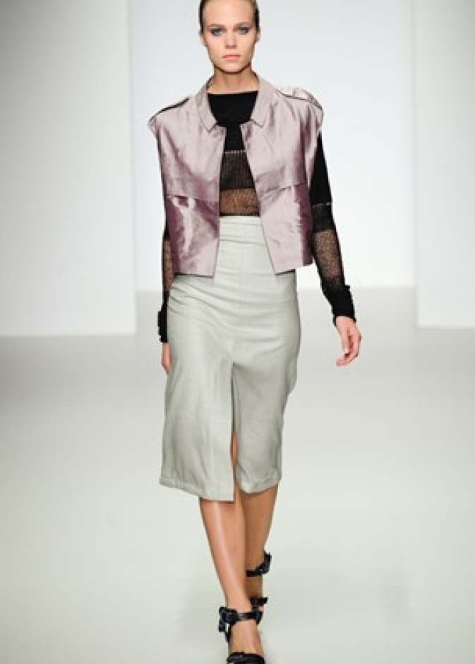 ربيع Emilio De La Morena... أناقة شبابية ناعمة