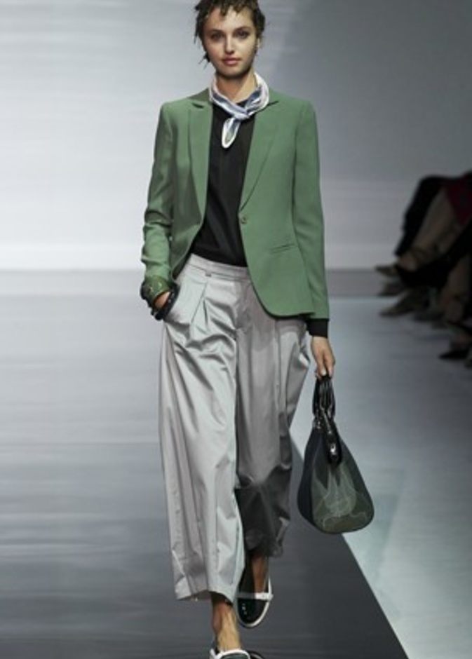 سيدة Armani... الأرقى