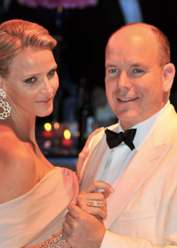  Prince Albert II of Monaco وزوجته الأميرة شارلين رومانسية لاتنتهي