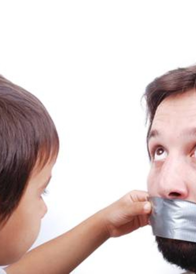 أبناء يشتكون صمت الأبوين...