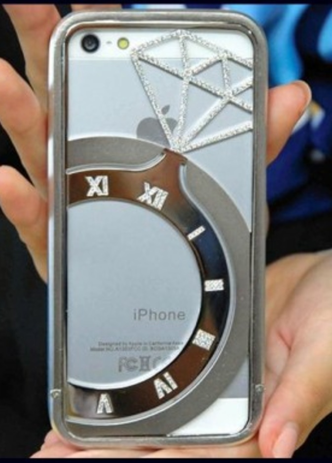 غطاء iPhone 5 من الذهب والماس بـ$ 38,000
