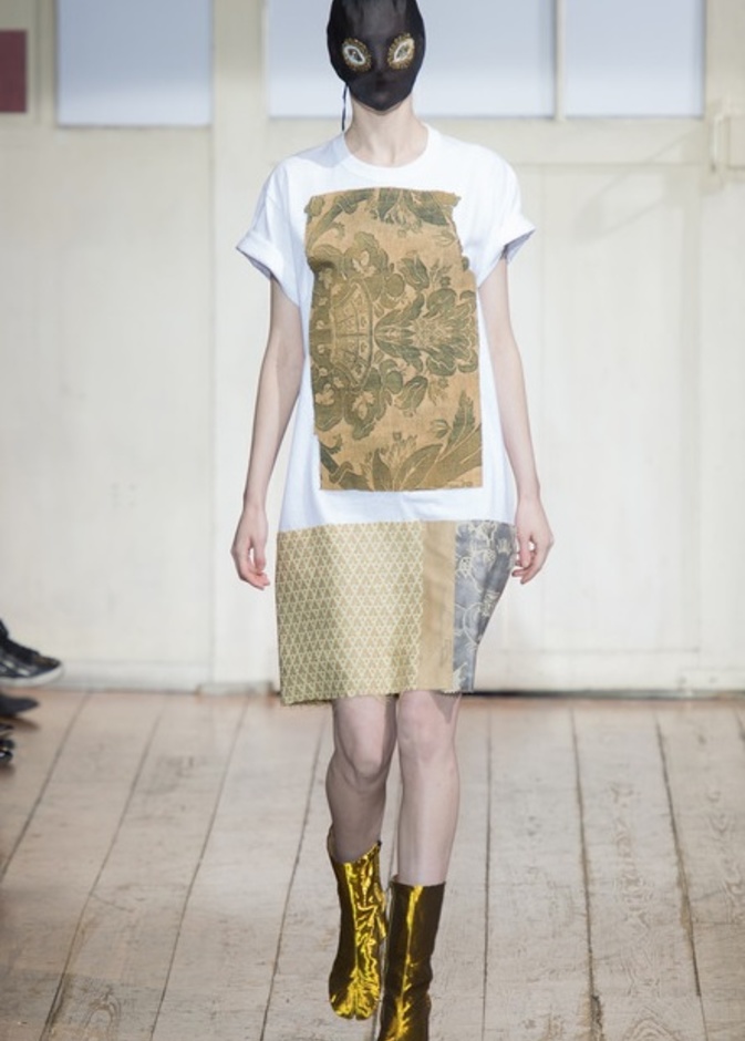 مزيج من الأقمشة الغريبة في مجموعة Maison Martin Margiela