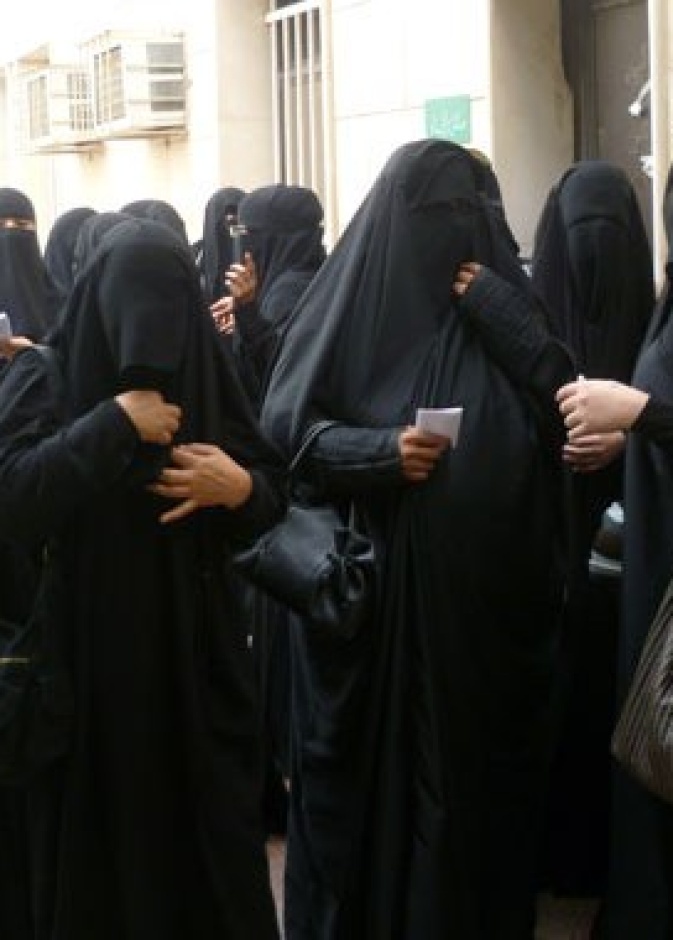 دراسة: الأرامل والمطلقات تمثلن 61% من "محدودات الدخل" 