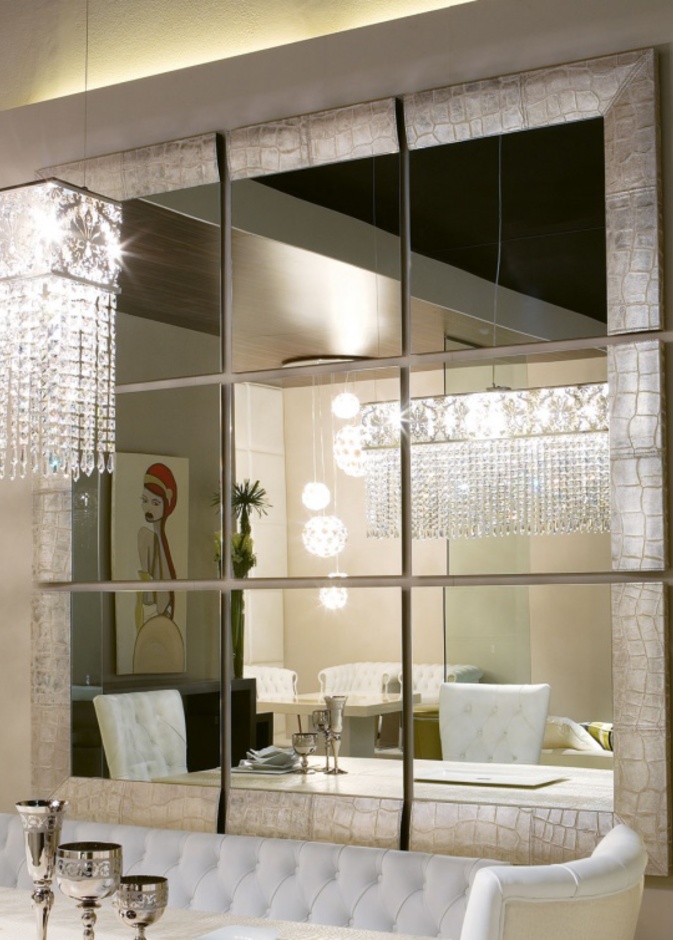  مرآة Bucarest المصممة بإطار من الجلد باللون الفضي