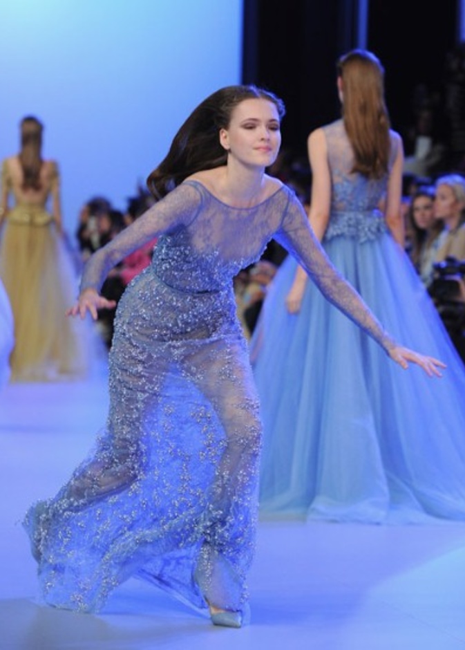 في عرض إيلي صعب  للأزياء الجاهزة خريف وشتاء 2014