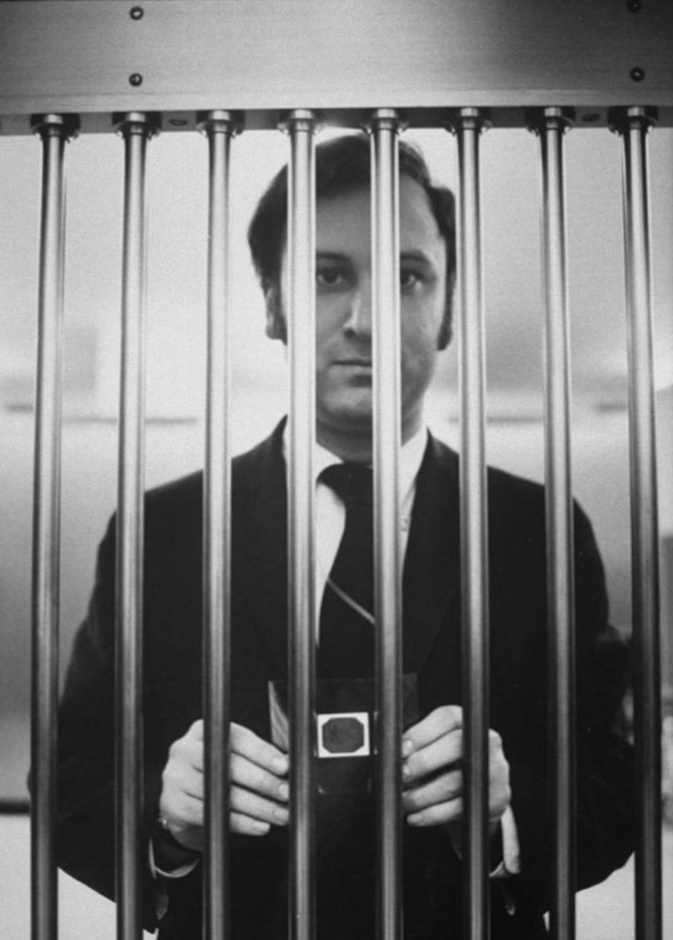 أغلى طابع بريد في العالم... للبيع بـ20 مليون دولار