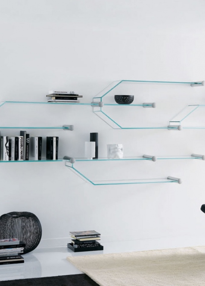  مكتبة حائط مذهلة مصنوعة من الزجاج النقي الشفاف تشبه الموصل