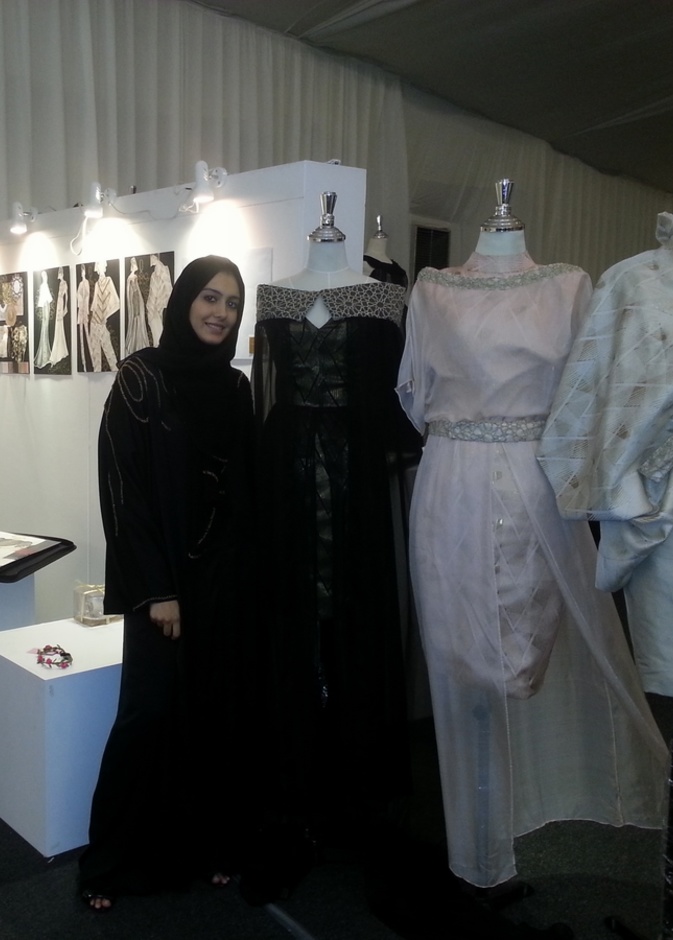 الطالبة زكية حلواني مع مجموعتها الجديدة لشتاء 2015