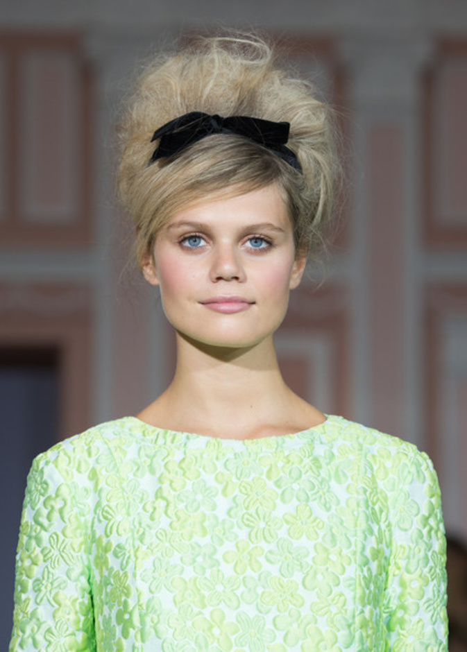 الفيونكه أضافت لمسة رقيقة على تسريحات الشعر