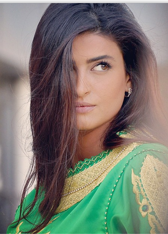  علا فارس تختفل بالعيد الوطني السعودي بالزي الاخضر