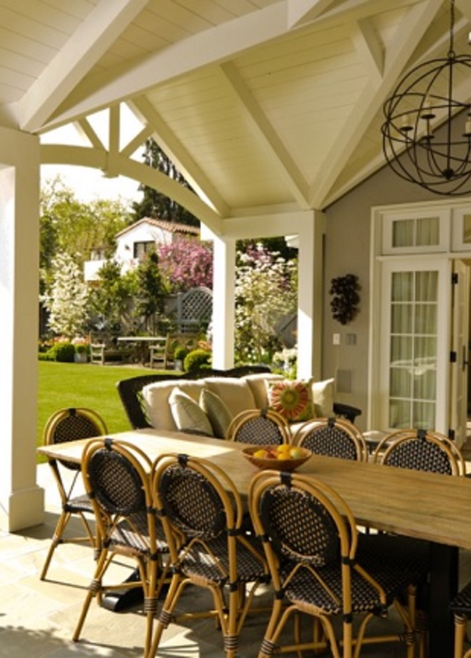  الشرفة المنزلية هي المكان الأمثل لوضع الجلسات الخارجية