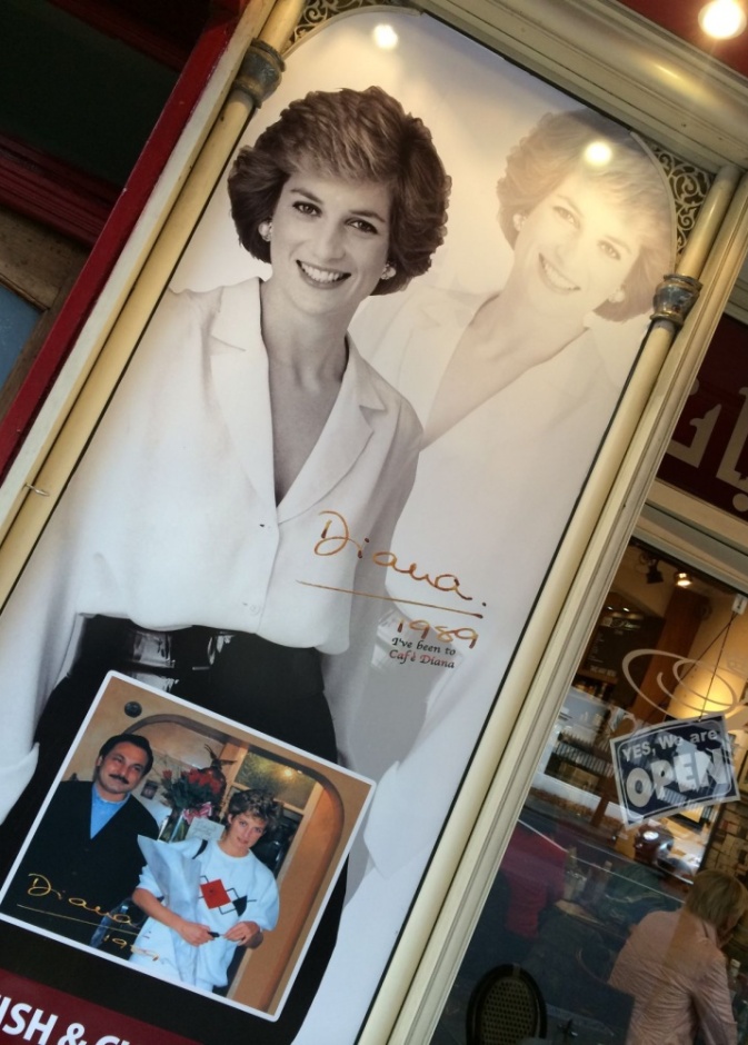 الهدية التي تلقاها وتحمل توقيع أميرة القلوب