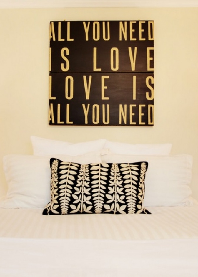  يمكن طباعة العبارات على لوحات خشبية بشكل مميز