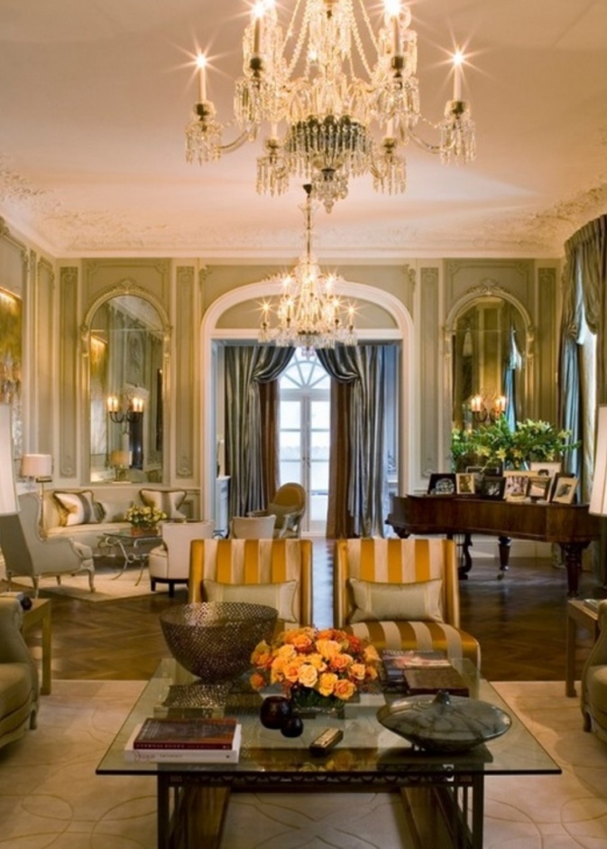 صالون رائع في شقة لندنية فاخرة بمنطقة مايفير العريقة في لندن