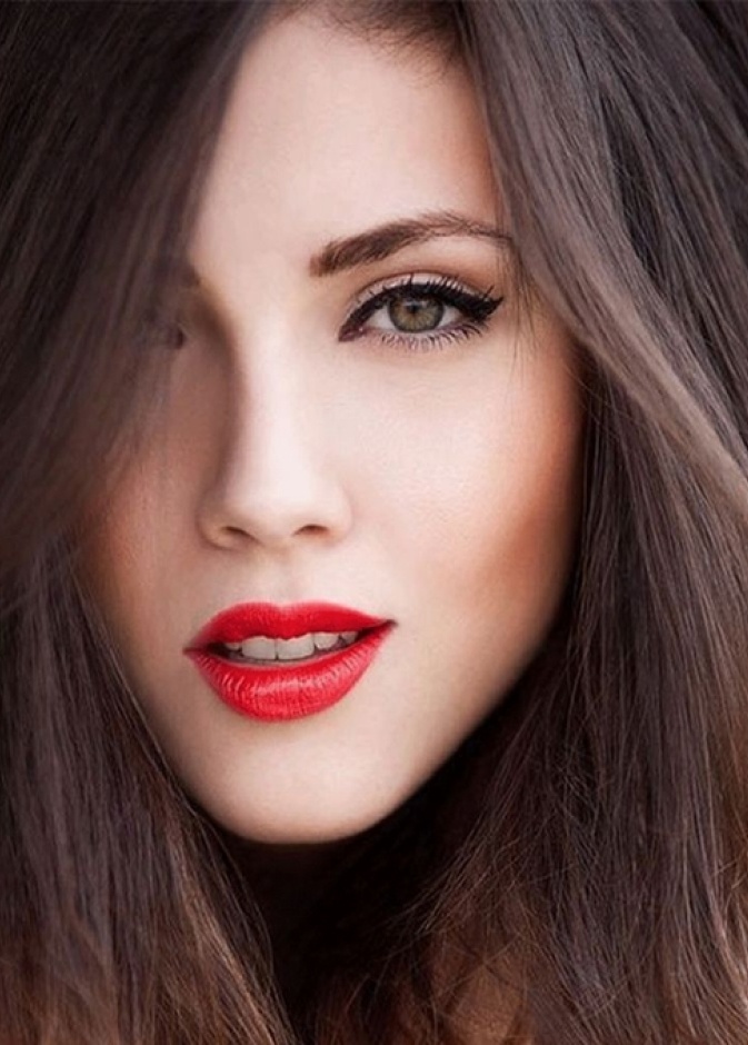 الآي لاينر أفضل خطوة لإبراز جمال المرأة