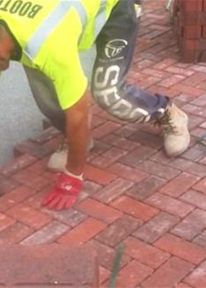 بالفيديو: "كايال" من عامل بناء إلى نجم على يوتيوب