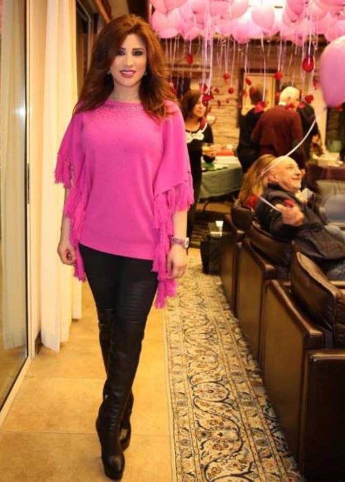 بالصور: "فالنتين" النجوم مزدحم بالهدايا ورسائل الحب