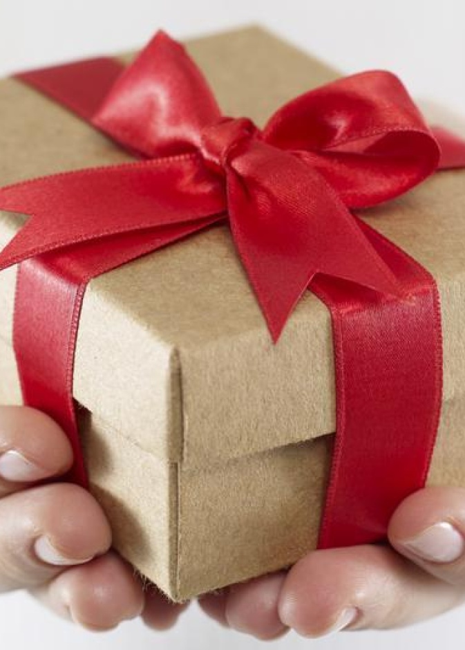 سعودي يهدي زوجته ومجازاتها لتعبها