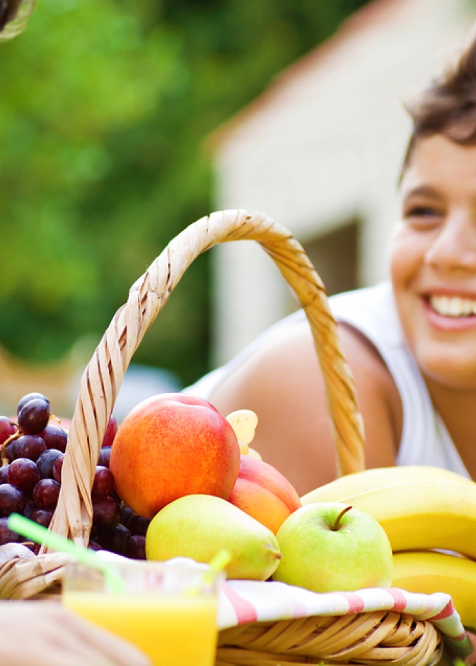 فيتامينات وعناصر هامة لنمو الابناء في مرحلة المراهقة