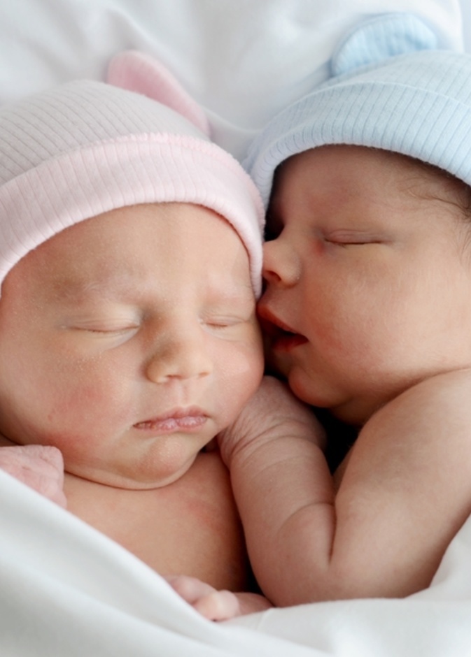 ولادة الذكور اصعب واشد ألماً من ولادة الاناث فما اسباب ذلك؟