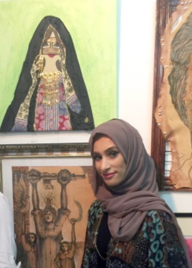 لوحة المراة الاماراتية  تفوز باوسكار ملتقى بصمات الفنانين التشكيليين العرب