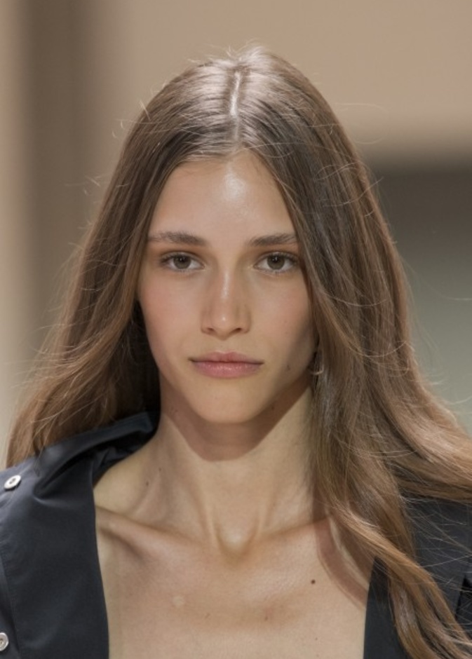 أجمل صيحات الحواجب الناعمة لربيع 2022 من Ermanno Scervino