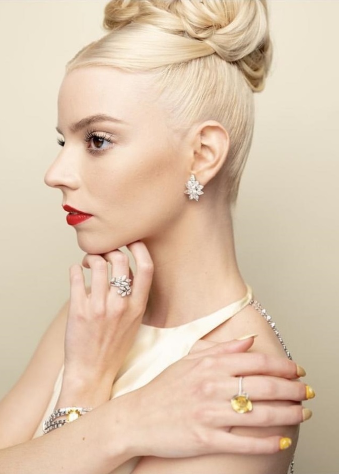 ألماس تيفاني الأصفر على آنيا