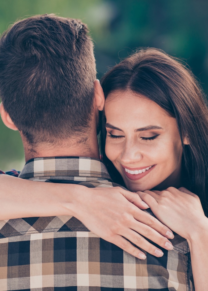 أيهما أكثر حناناً عند الوقوع في الحب الرجل أم المرأة