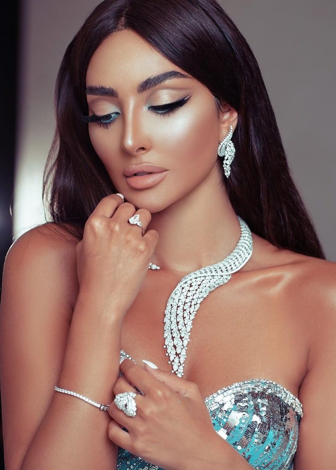 اطقم مجوهرات فاخرة للعروس مستوحاة من نور الغندور من دار Yessayan