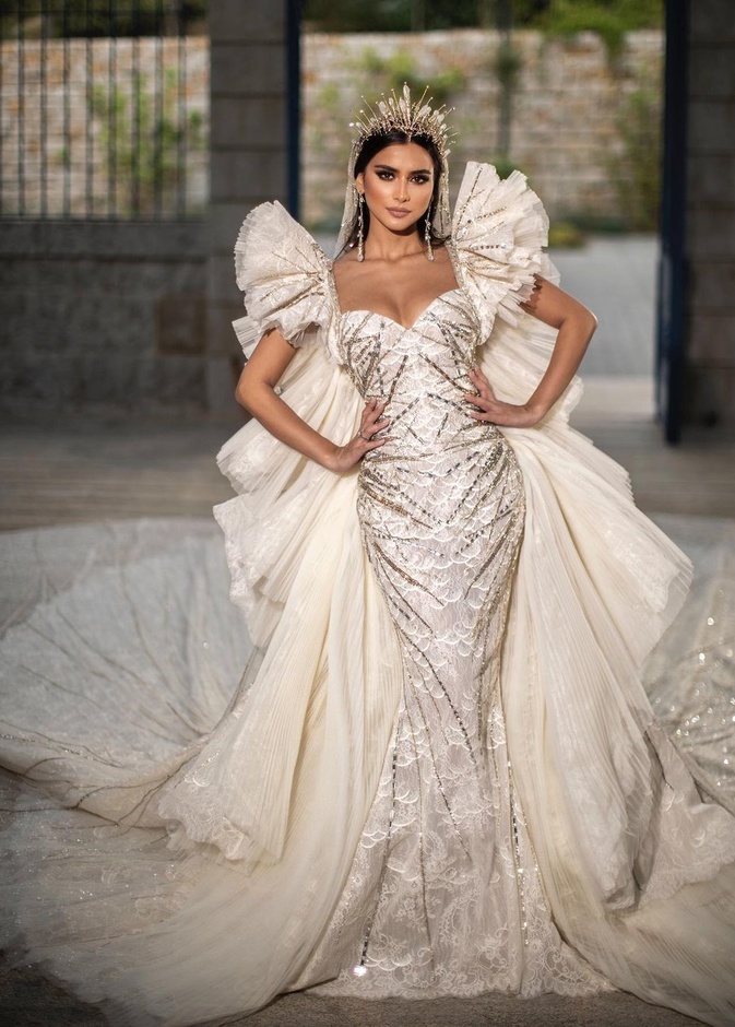 الإطلالة الاولى لزوجة قارح