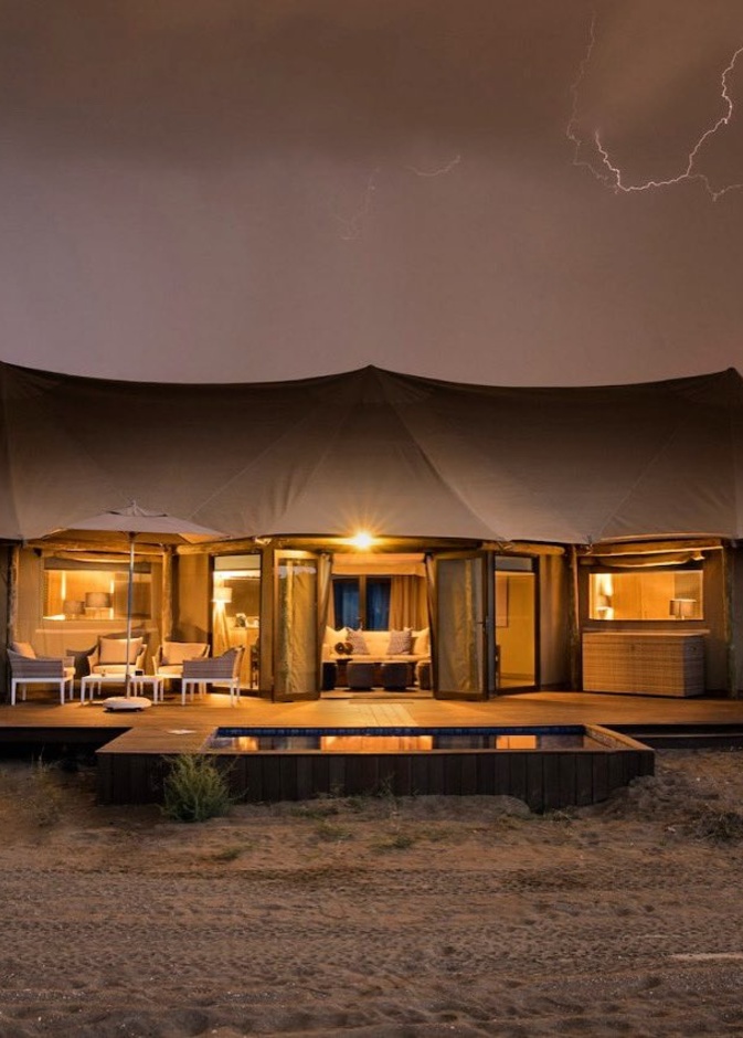 إقامة فاخرة وأجواء ساحرة وسط الطبيعة الخلابة بالشارقة