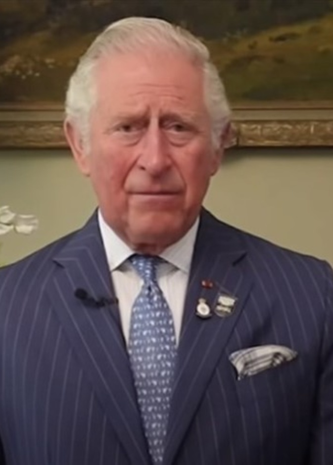 تعرفوا على آخر الكلمات التي تبادلها الأمير تشارلز مع والده الراحل الأمير فيليب