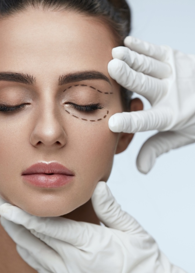 أبرز أنواع عملية تجميل الجفون وأهم أضرارها